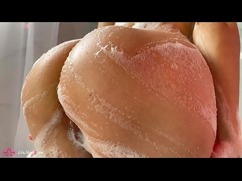 ❤️ Brunette o ipholla litho tsa botona kapa botšehali ho li khotsofatsa Pussy e nang le Vibrator ho ea ho Intense Orgasm in Shower ho st.assistirhentai.ru ❤